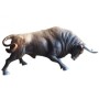 Toro Bravo Castaño Embistiendo