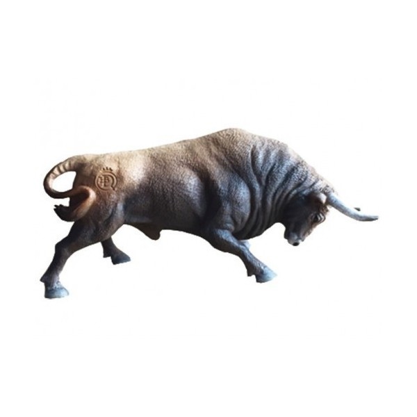 Toro Bravo Castaño Embistiendo