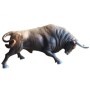 Toro Bravo Castaño Embistiendo